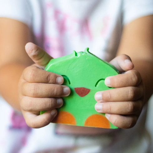 Detské mydlo - My Happy Parrot 100g, Ručná výroba, bez obalu Detské mydlo - My Happy Parrot 100g, Ručná výroba, bez obalu