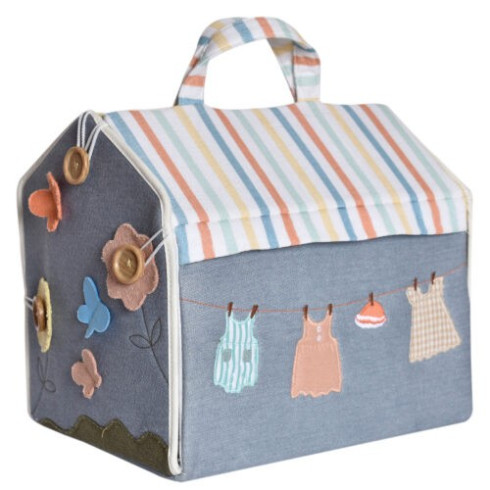 Domček pre bábiky s dreveným nábytkom