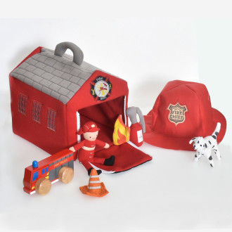 Hasičská stanice s přilbou a příslušenstvím