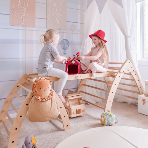 Hasičská stanice s přilbou a příslušenstvím