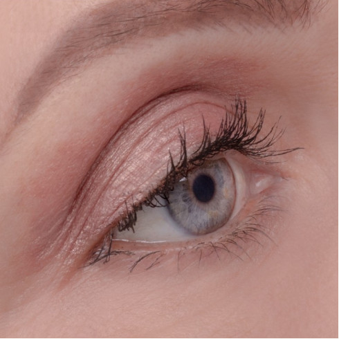 Tekuté očné tiene - Long lasting liquid eye shadow 01 Soft Brown, 4,5ml