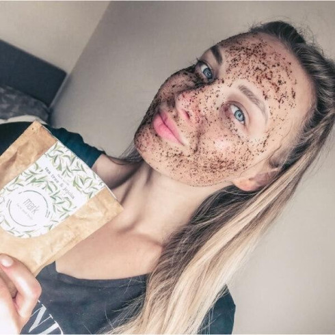 Kávový peeling - Coffee face scrub 80g, s tea tree & jojobovým olejem