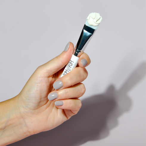 Štetec na make-up a masku na tvár Štetec na make-up a masku na tvár