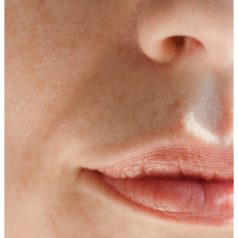 Přírodní SPF 30 krém s lehkým krytím - ochrana proti slunci 30ml