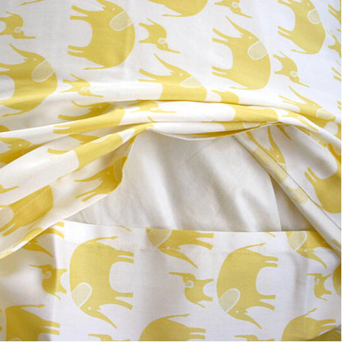 Detské saténové posteľné obliečky z biobavlny – Žltý slon (135×100cm + 60×40cm) 